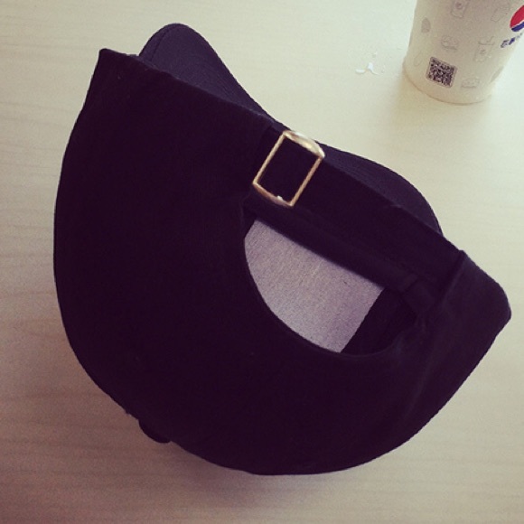 Pineapple hat 🍍 - Picture 2 of 2